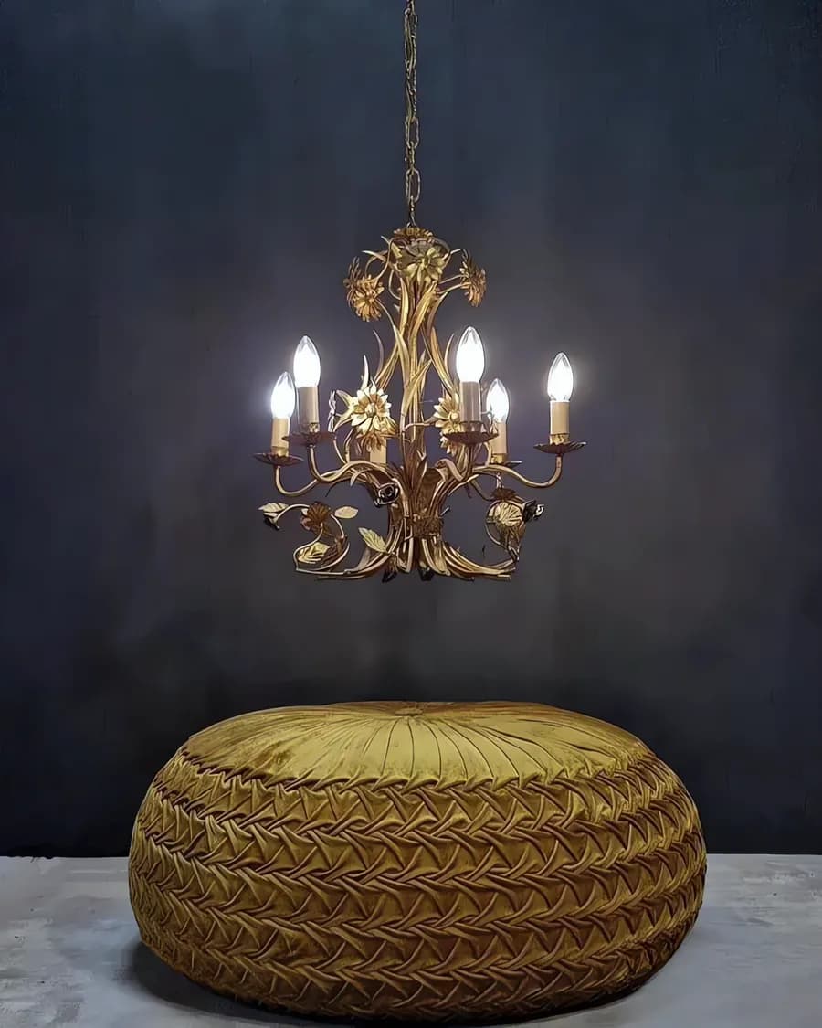 Italienischer Hollywood-Regency-Kronleuchter mit floralen Motiven, 1960er