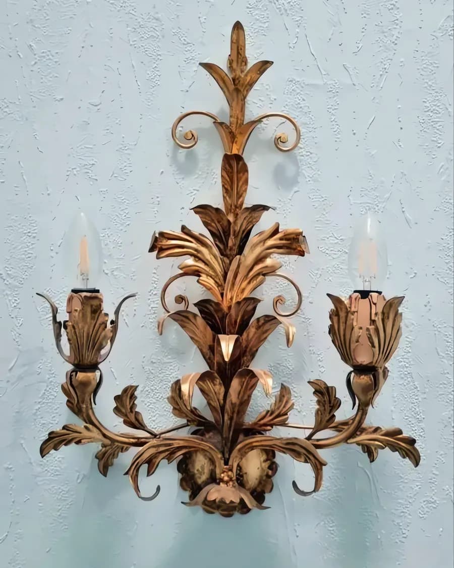 Italienische Hollywood Regency Wandlampe im Stil von Hans Kögl, 1970er