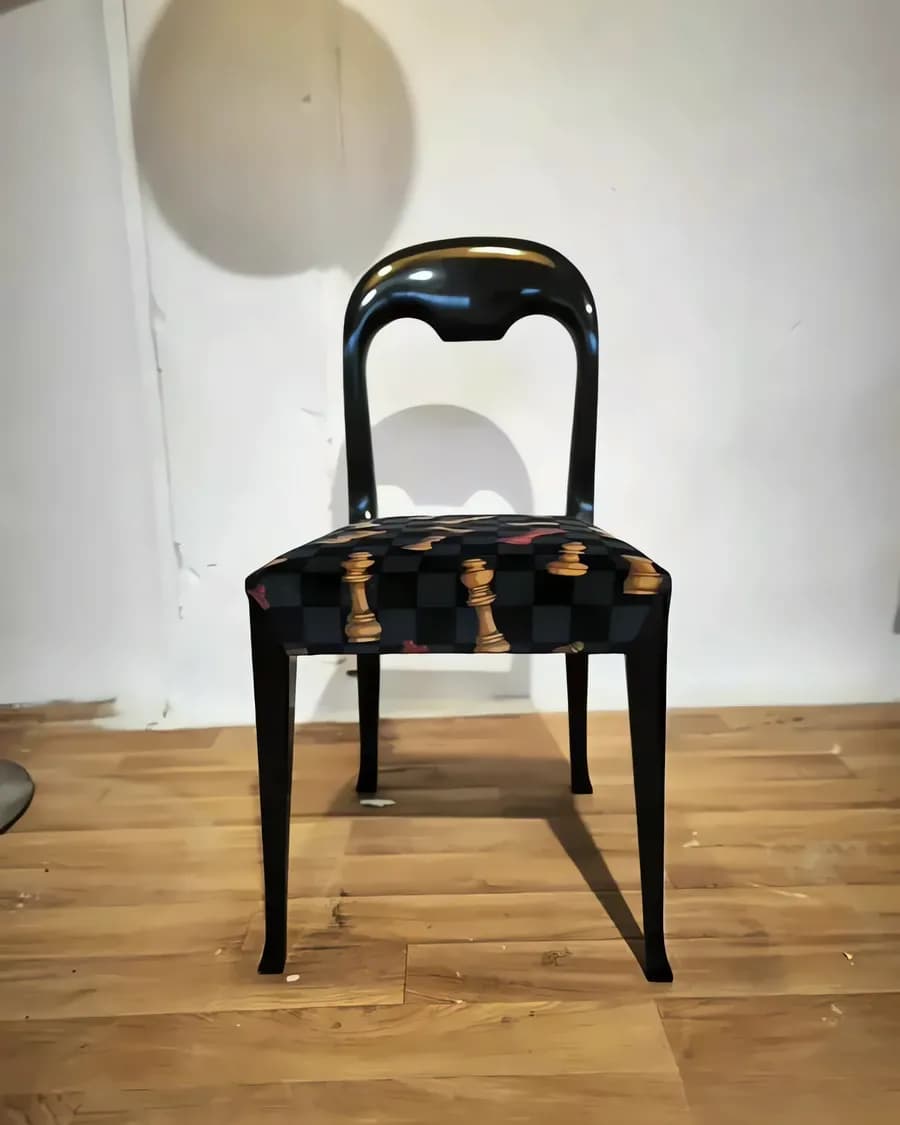 Österreichische Mid-Century Stühle in Schwarz mit Schachbrettmuster, 4er Set