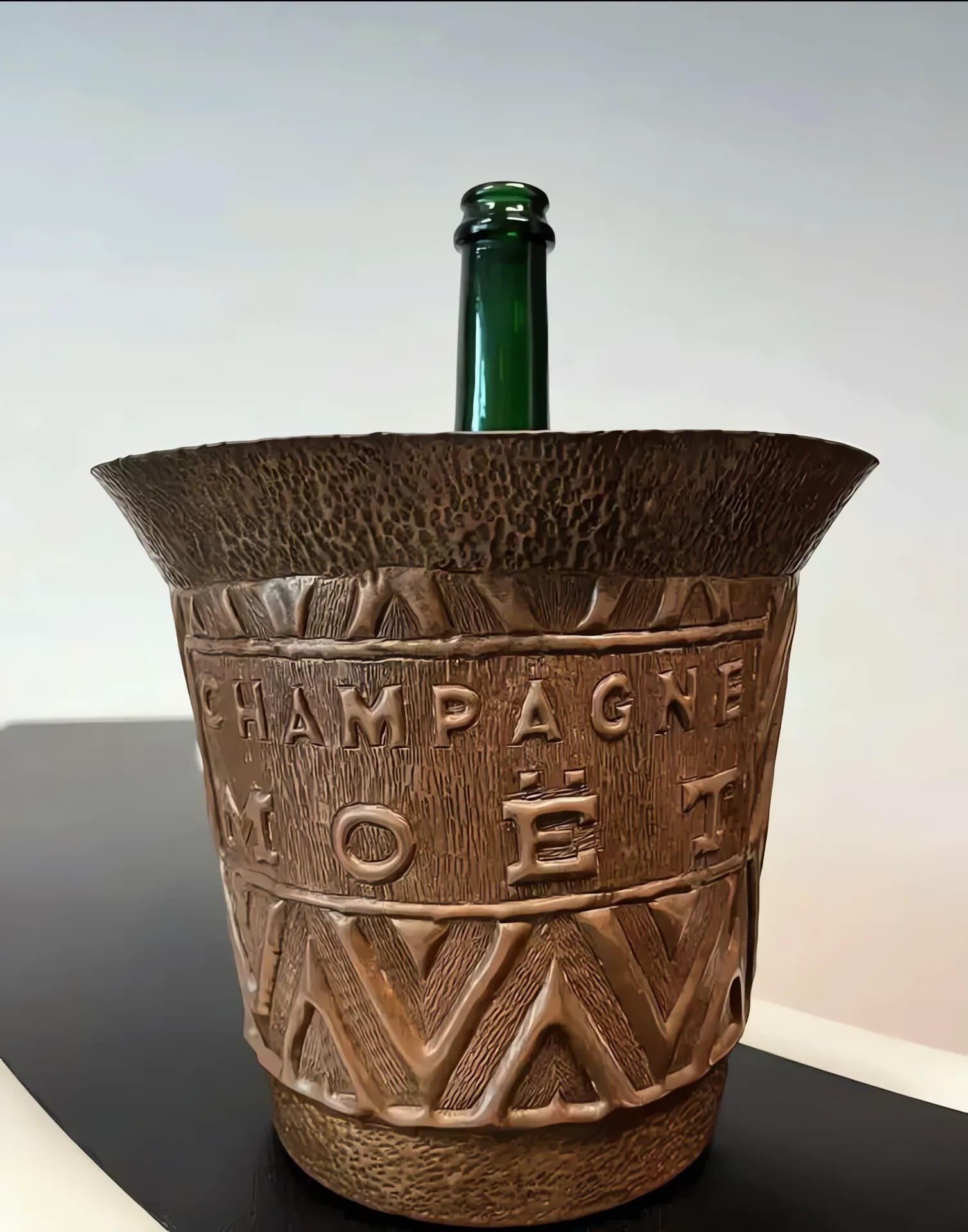 Винтажное ведёрко для шампанского Moët & Chandon — 01.webp (enhanced)