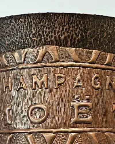 Винтажное ведёрко для шампанского Moët & Chandon — 03.webp (enhanced)
